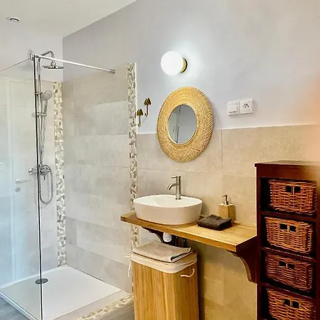 Bel Pour 2 Personnes Vue Laterale Sur Le Port Appartamento